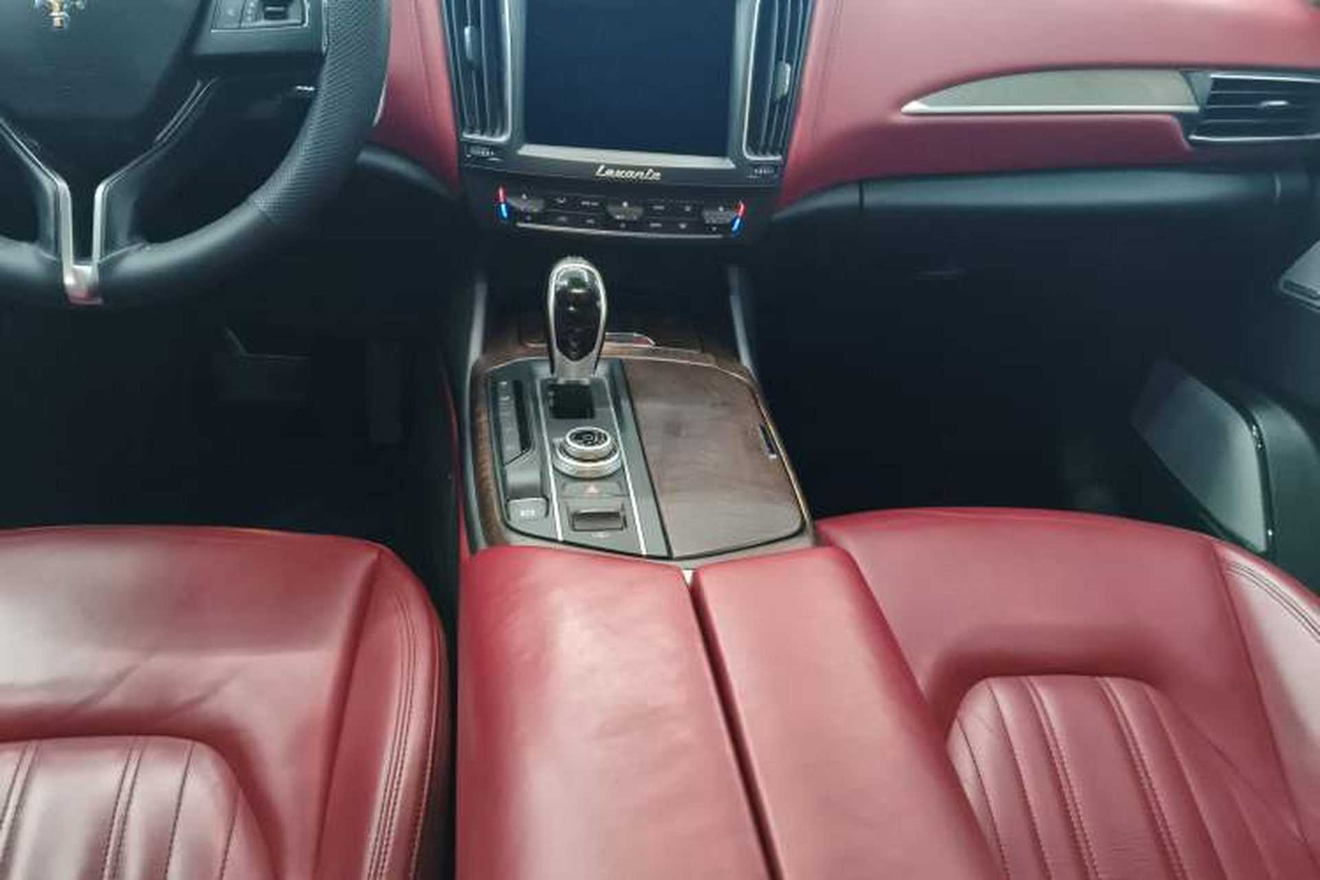 Used Maserati Levante 2016 3.0T Standard Edition Gear Lever