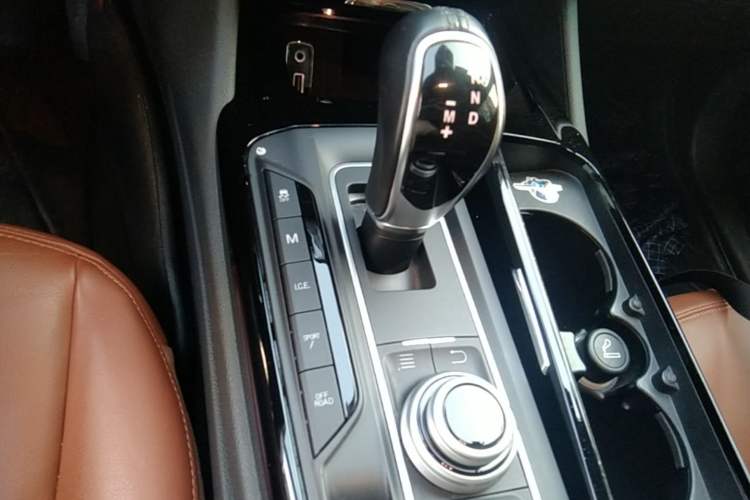 Used Maserati Levante 2016 3.0T Standard Edition Gear Lever