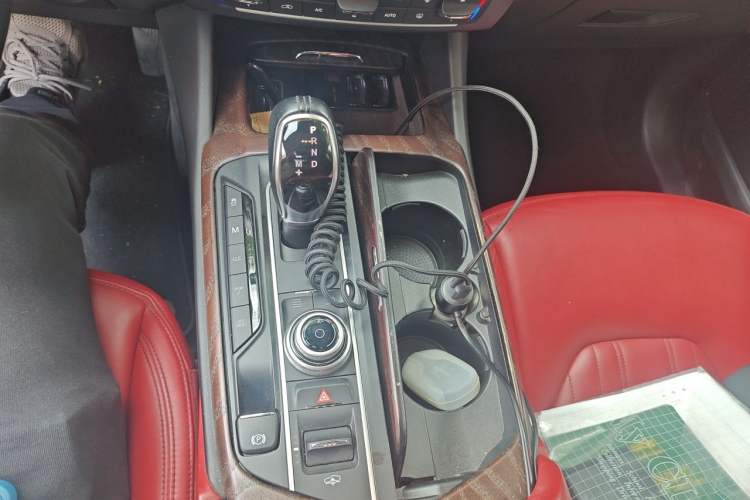 Used Maserati Levante 2016 3.0T Standard Edition Gear Lever