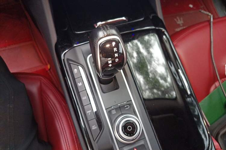 Used Maserati Levante 2016 3.0T Standard Edition Gear Lever