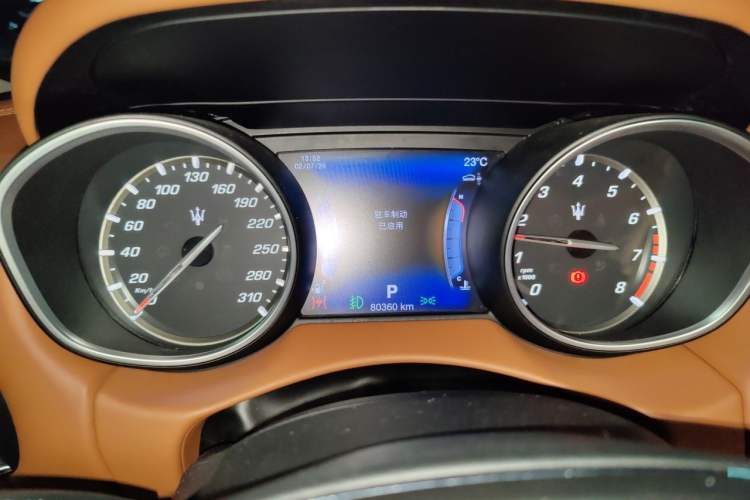 Used Maserati Levante 2016 3.0T Standard Edition Instrument Cluster