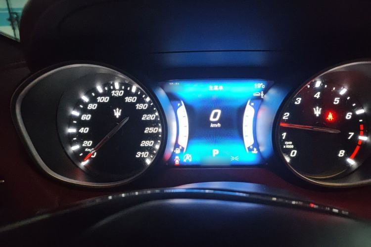 Used Maserati Levante 2016 3.0T Standard Edition Instrument Cluster