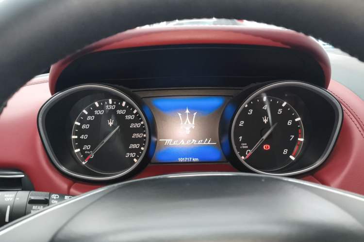 Used Maserati Levante 2016 3.0T Standard Edition Instrument Cluster