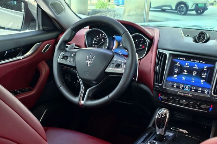 Used Maserati Levante 2016 3.0T Standard Edition Interior 1