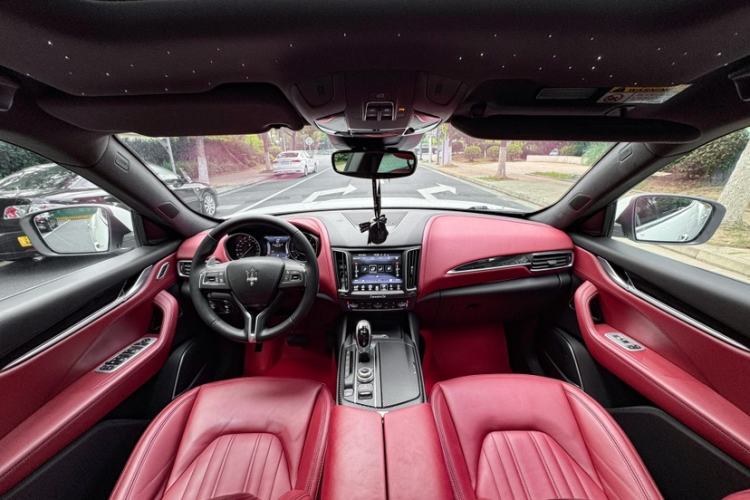 Used Maserati Levante 2016 3.0T Standard Edition Interior 1