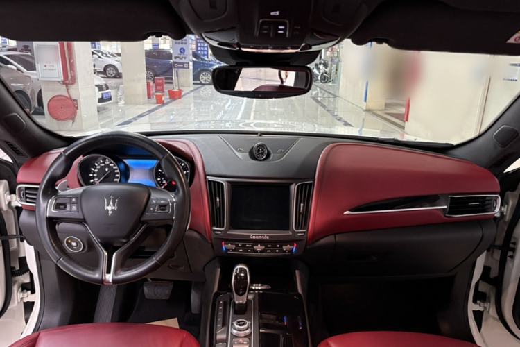 Used Maserati Levante 2016 3.0T Standard Edition Interior 11
