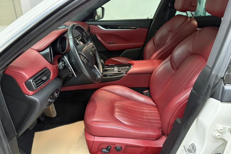 Used Maserati Levante 2016 3.0T Standard Edition Interior 2