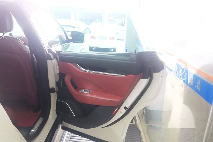 Used Maserati Levante 2016 3.0T Standard Edition Interior 3