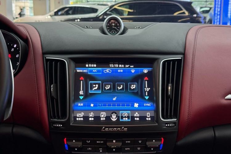 Used Maserati Levante 2016 3.0T Standard Edition Interior 3