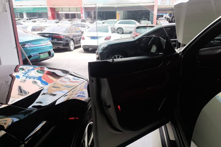 Used Maserati Levante 2016 3.0T Standard Edition Interior 4
