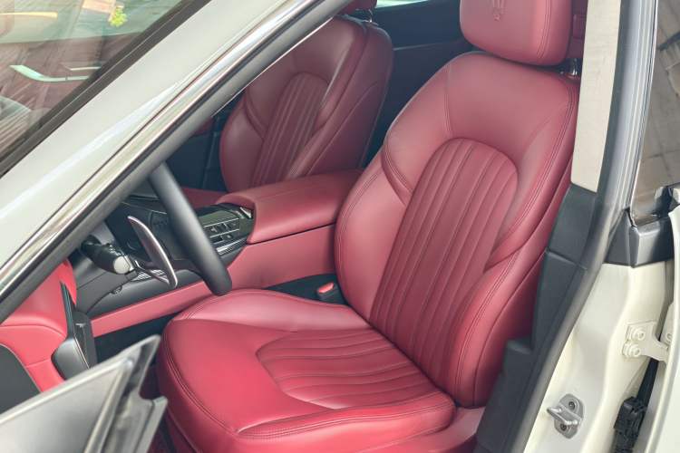 Used Maserati Levante 2016 3.0T Standard Edition Interior 5