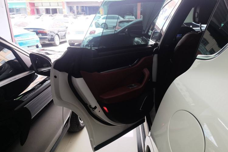 Used Maserati Levante 2016 3.0T Standard Edition Interior 5
