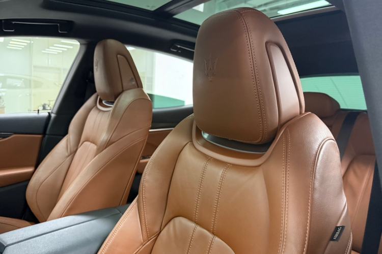 Used Maserati Levante 2016 3.0T Standard Edition Interior 6