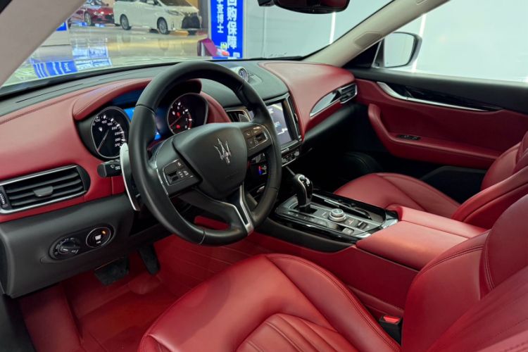Used Maserati Levante 2016 3.0T Standard Edition Interior 6