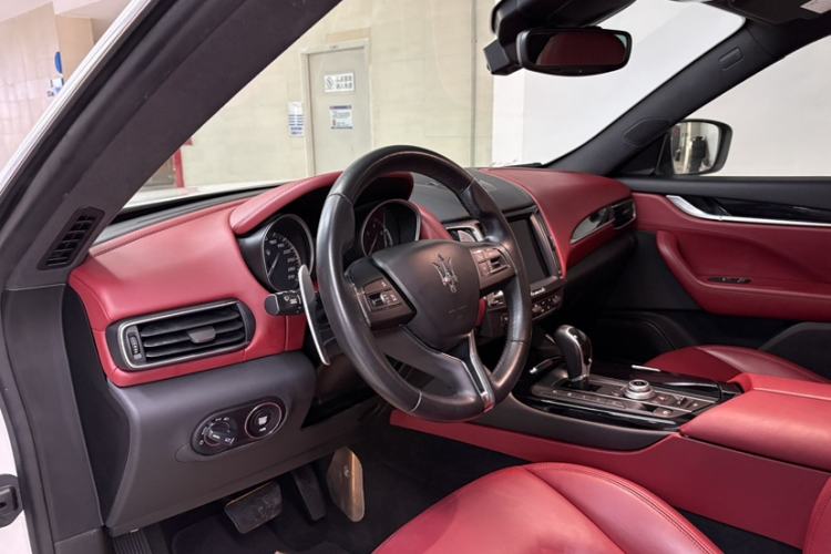 Used Maserati Levante 2016 3.0T Standard Edition Interior 7