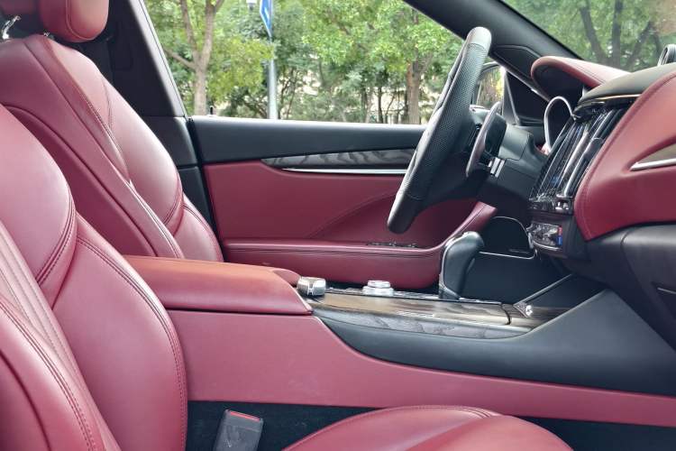 Used Maserati Levante 2016 3.0T Standard Edition Interior 7