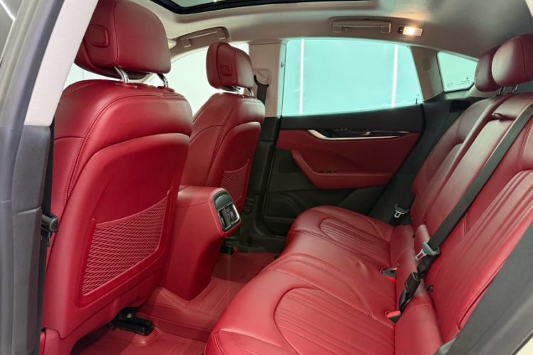 Used Maserati Levante 2016 3.0T Standard Edition Interior 7