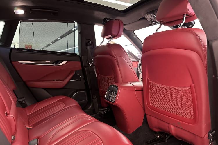 Used Maserati Levante 2016 3.0T Standard Edition Interior 9