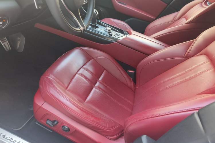 Used Maserati Levante 2016 3.0T Standard Edition Left Front Seat