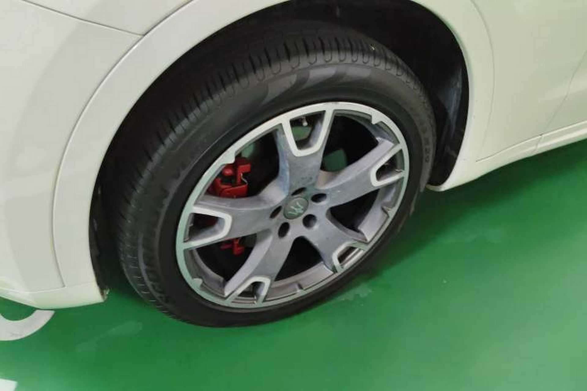 Used Maserati Levante 2016 3.0T Standard Edition Left Front Wheel Hub