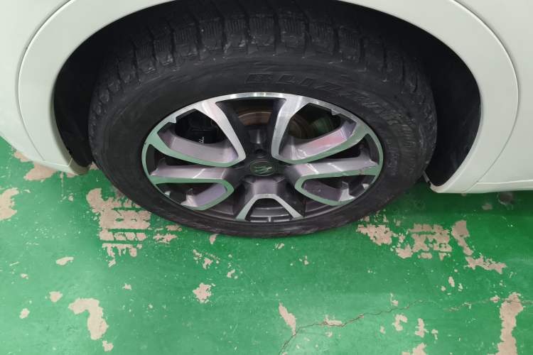 Used Maserati Levante 2016 3.0T Standard Edition Left Front Wheel Hub