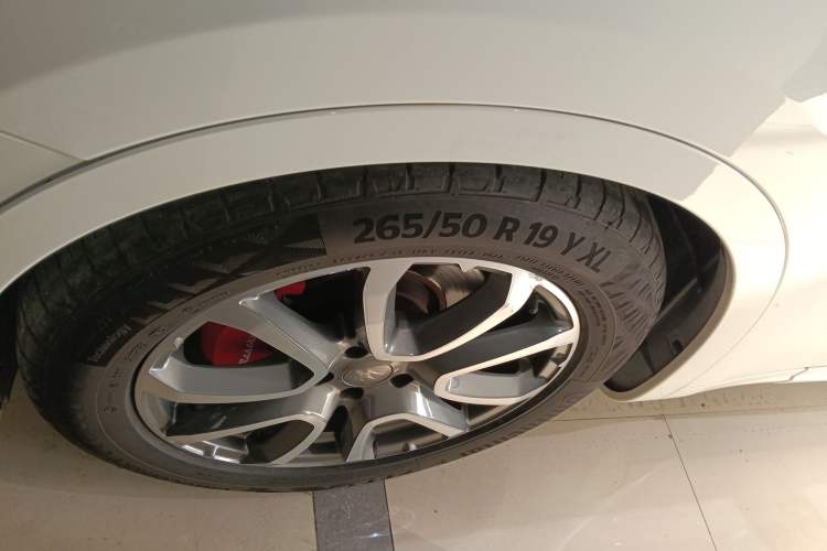 Used Maserati Levante 2016 3.0T Standard Edition Left Front Wheel Hub