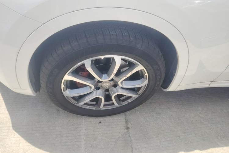 Used Maserati Levante 2016 3.0T Standard Edition Left Front Wheel Hub