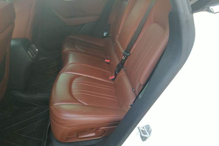 Used Maserati Levante 2016 3.0T Standard Edition Left Rear Seat