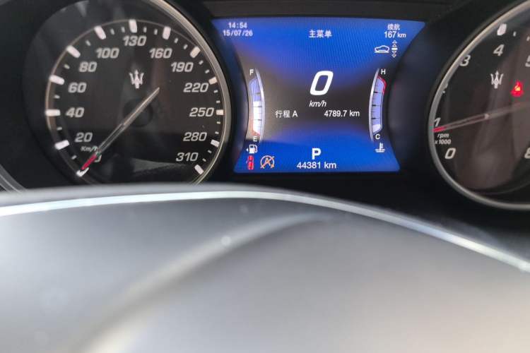 Used Maserati Levante 2016 3.0T Standard Edition Odometer Close Up