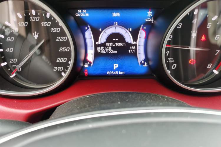 Used Maserati Levante 2016 3.0T Standard Edition Odometer Close Up