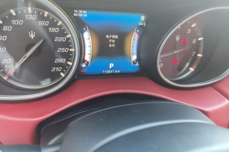 Used Maserati Levante 2016 3.0T Standard Edition Odometer Close Up