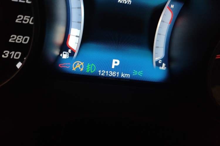 Used Maserati Levante 2016 3.0T Standard Edition Odometer Close Up