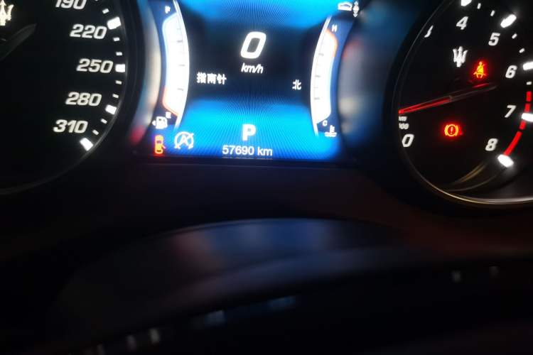 Used Maserati Levante 2016 3.0T Standard Edition Odometer Close Up