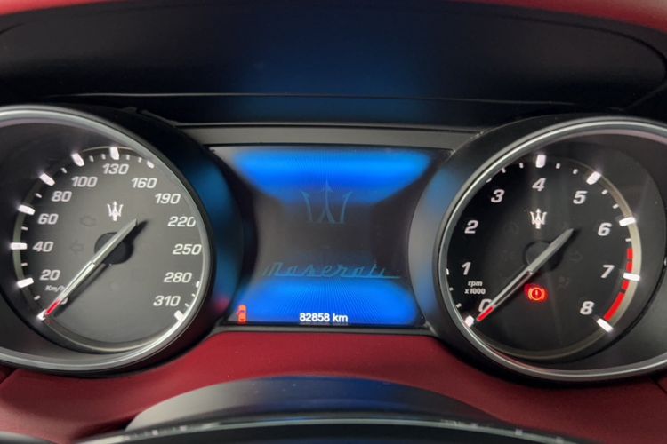 Used Maserati Levante 2016 3.0T Standard Edition Odometer Close Up
