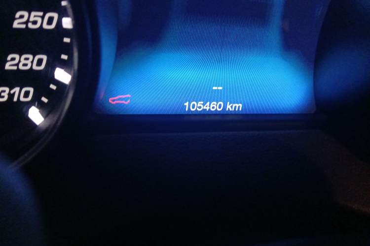 Used Maserati Levante 2016 3.0T Standard Edition Odometer Close Up