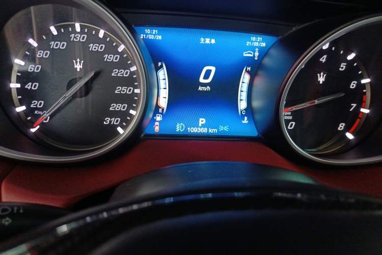 Used Maserati Levante 2016 3.0T Standard Edition Odometer Close Up