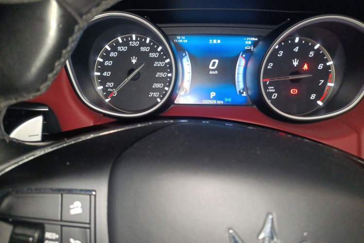Used Maserati Levante 2016 3.0T Standard Edition Odometer Close Up