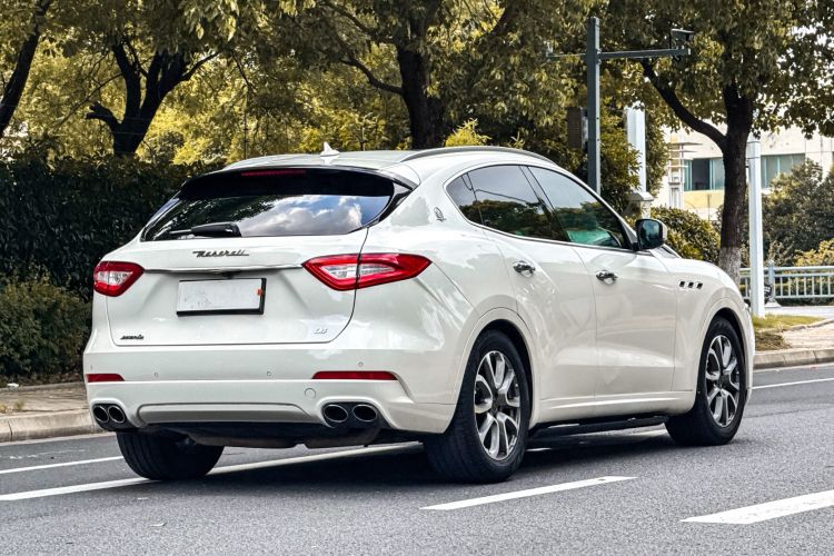 Used Maserati Levante 2016 3.0T Standard Edition Rear Right 45 Deg
