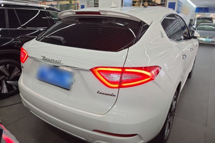 Used Maserati Levante 2016 3.0T Standard Edition Rear Right 45 Deg