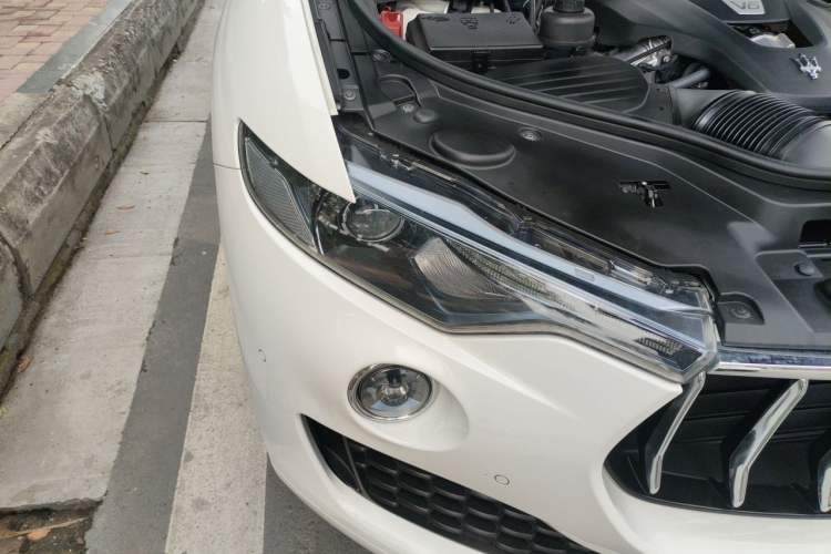 Used Maserati Levante 2016 3.0T Standard Edition Right Front Headlight