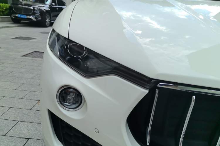 Used Maserati Levante 2016 3.0T Standard Edition Right Front Headlight