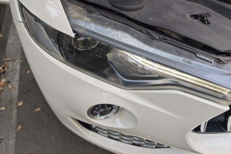 Used Maserati Levante 2016 3.0T Standard Edition Right Front Headlight