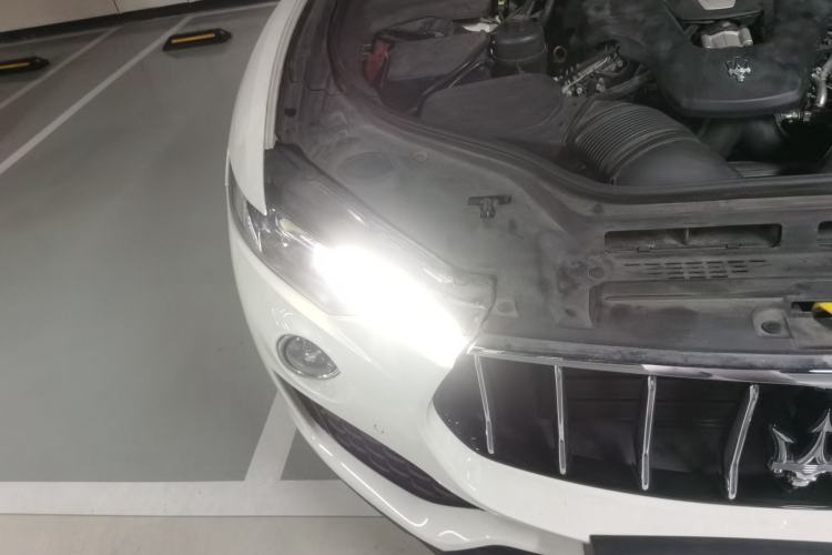 Used Maserati Levante 2016 3.0T Standard Edition Right Front Headlight