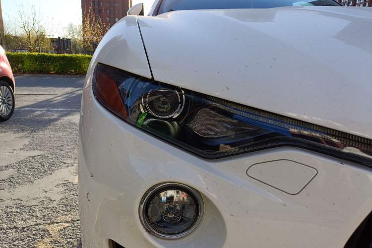 Used Maserati Levante  Right Front Headlight