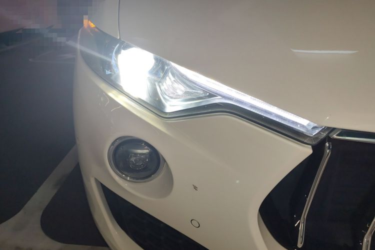 Used Maserati Levante 2016 3.0T Standard Edition Right Front Headlight