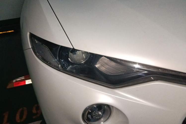 Used Maserati Levante 2016 3.0T Standard Edition Right Front Headlight
