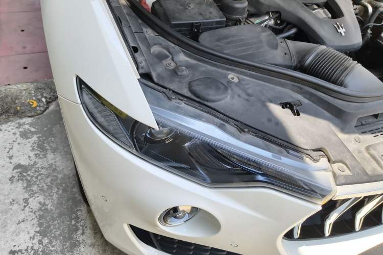 Used Maserati Levante 2016 3.0T Standard Edition Right Front Headlight