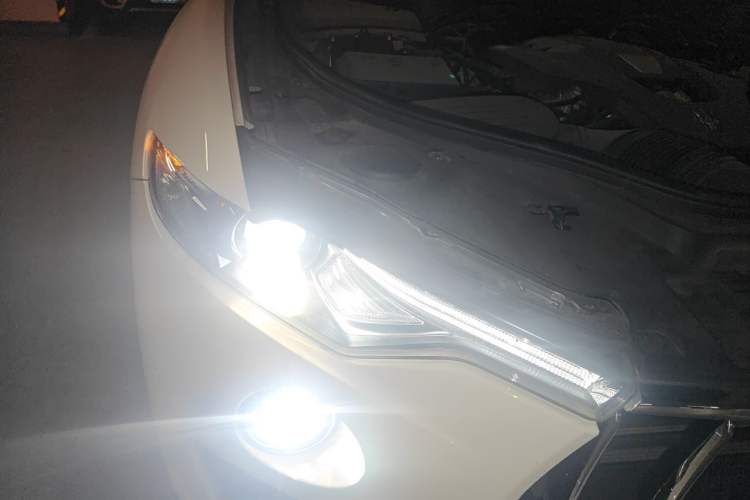 Used Maserati Levante 2016 3.0T Standard Edition Right Front Headlight