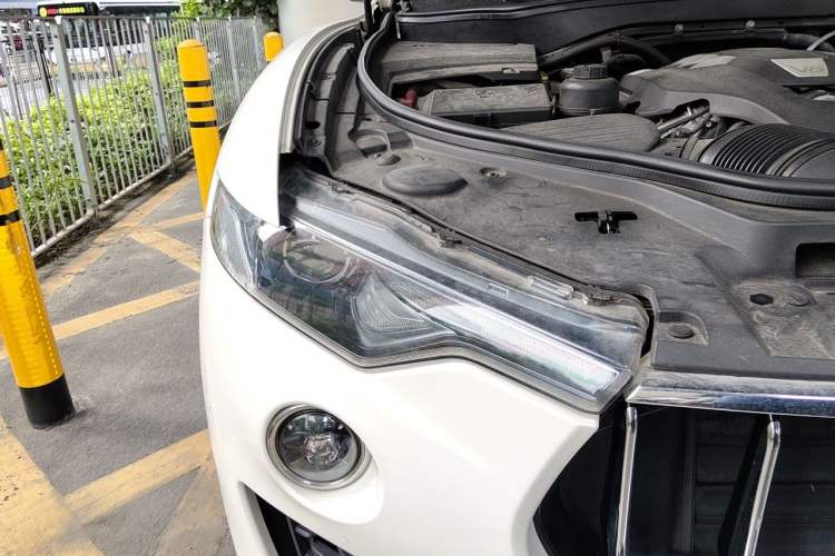 Used Maserati Levante 2016 3.0T Standard Edition Right Front Headlight