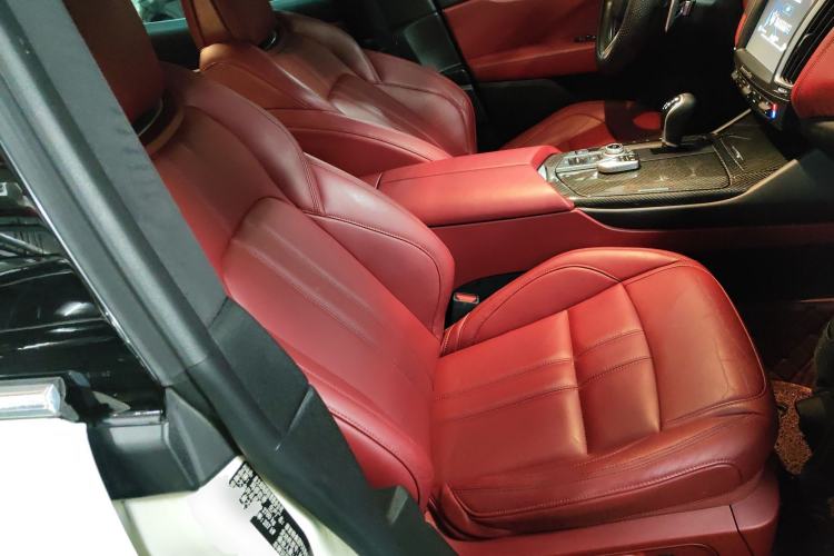 Used Maserati Levante 2016 3.0T Standard Edition Right Front Seat
